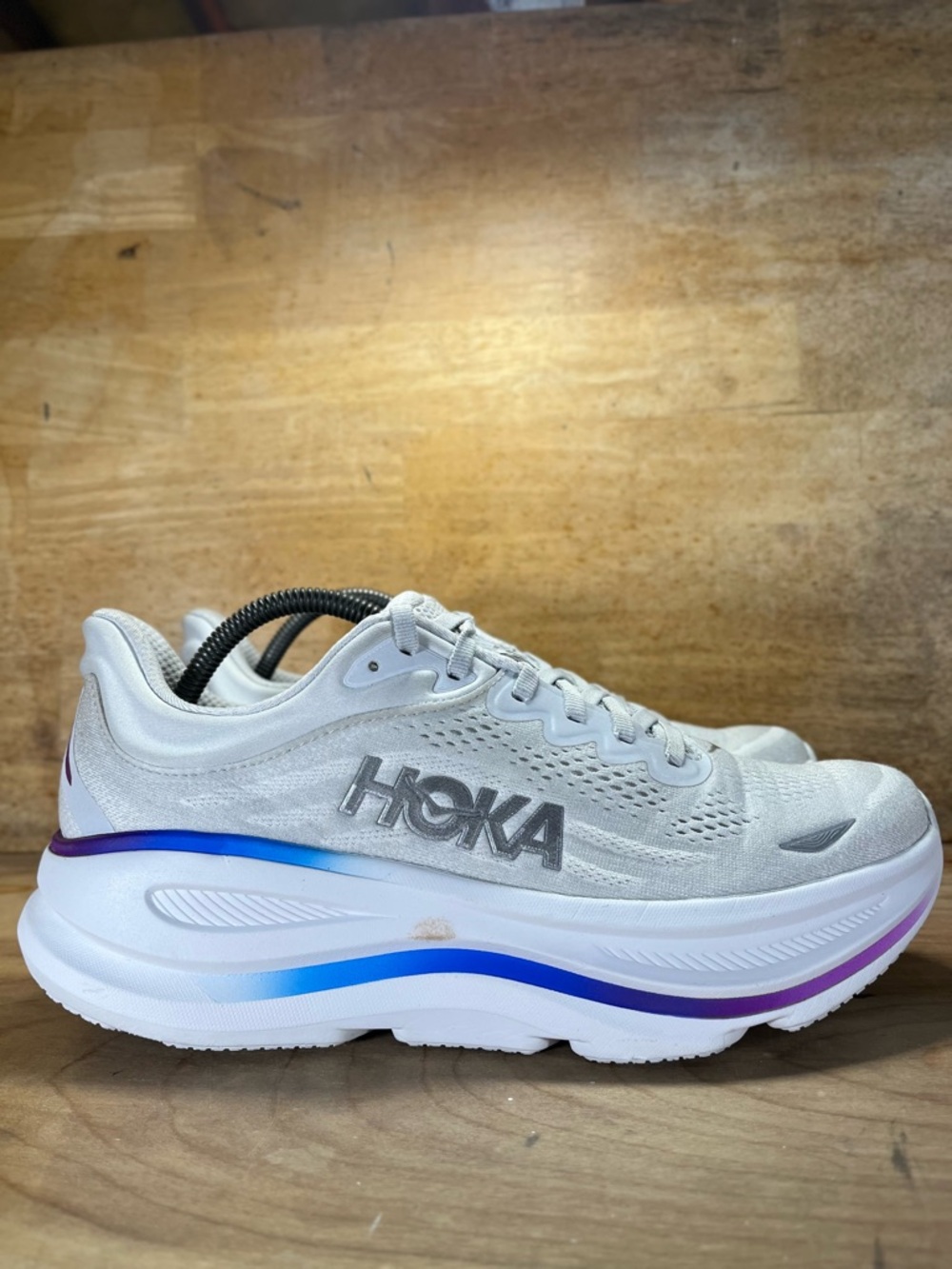 Hoka One One Bondi 9 REFLECTIVE Womens Sz 10.5 Running Shoes Sneakers Gray White